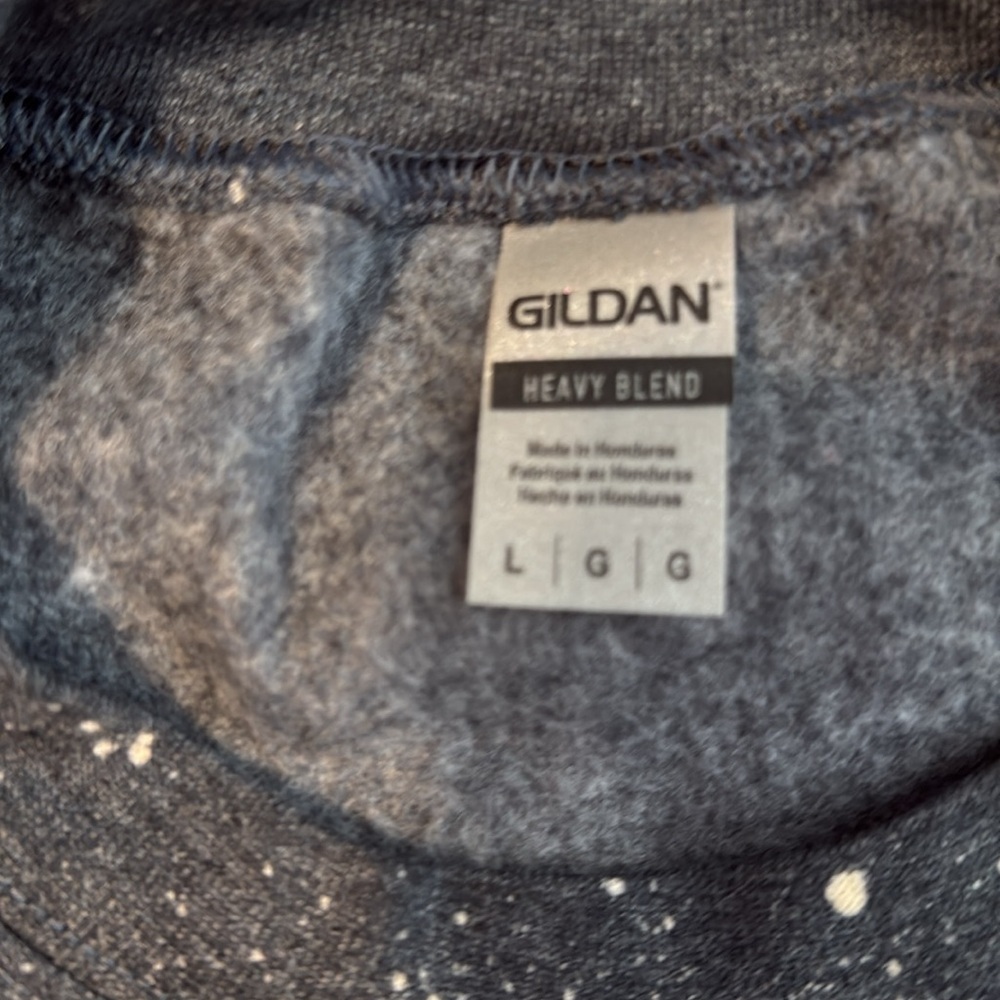 Gildan bleached graphic sweatshirt - Picture 3 of 6